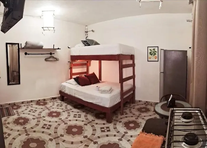 Cozy Studio Near Beach & Ferry
